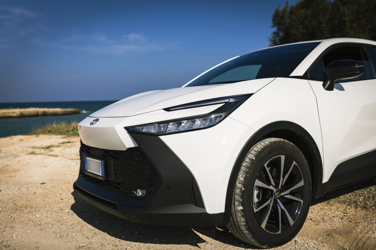 Noleggio-Auto-Toyota-CHR-9